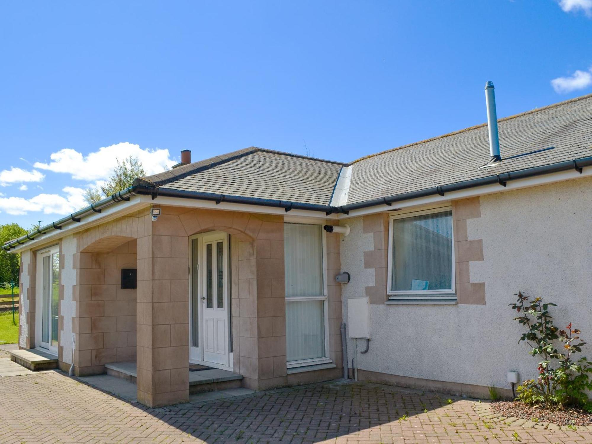 Fairway Cottage- Uk11780 Holiday home *